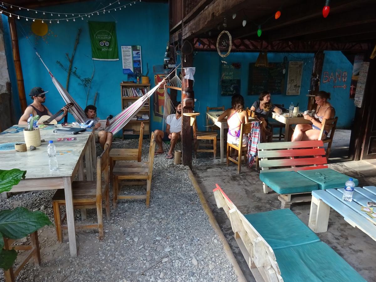 Hostal Moai Montañita Esterno foto