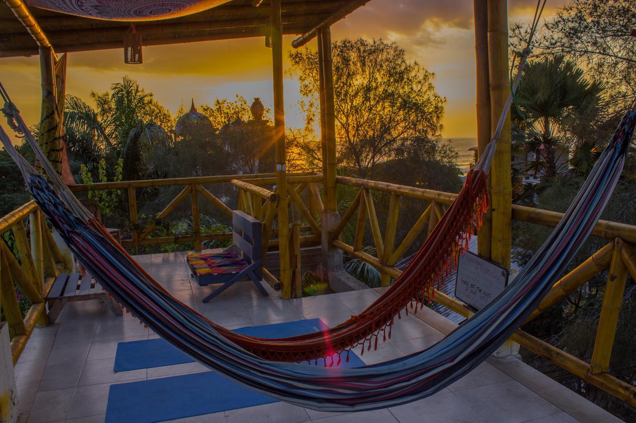 Hostal Moai Montañita Esterno foto