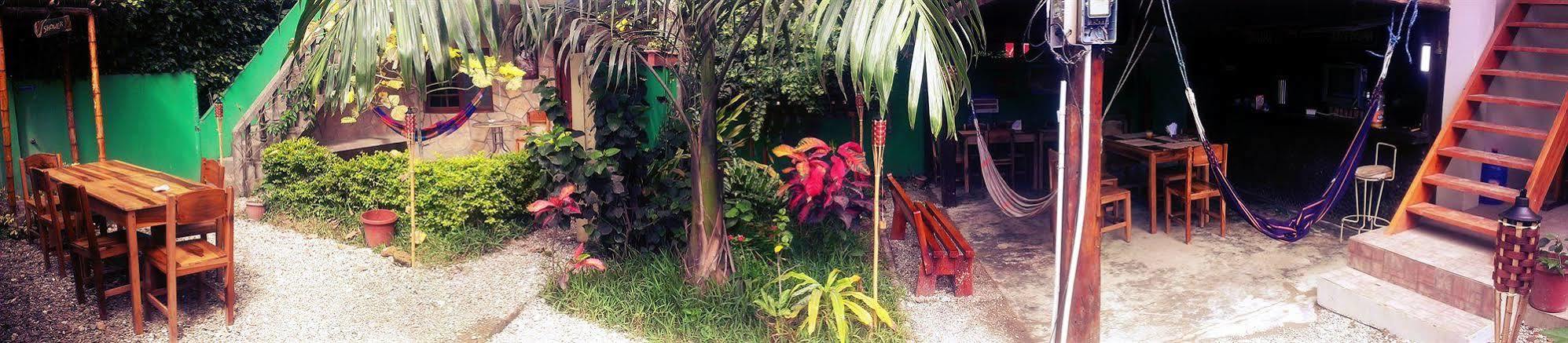Hostal Moai Montañita Esterno foto